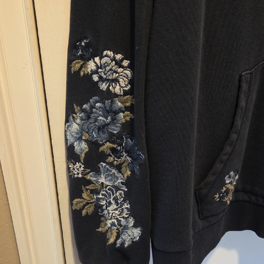 Driftwood Jeans Embroidered Hoodie - Blue Bell Fleur M - Picture 3 of 5